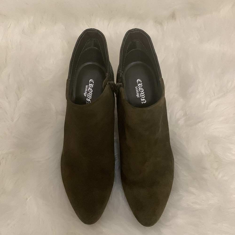 Crown - Suede Bootie - Brown - Size 7.5 - with box - Picture 3 of 11